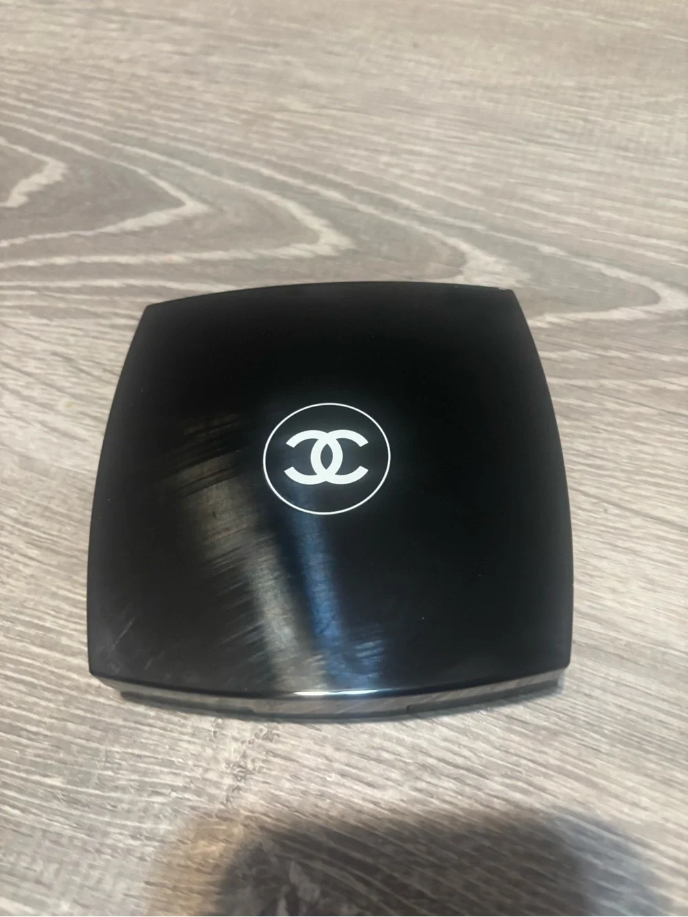 CHANEL Highlighter Compact in Pearl White